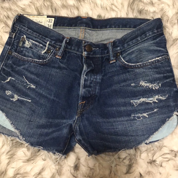 Distressed Jeans - Picture 2 of 3